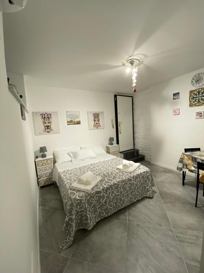 Al Centro Di Tutto Apartamento Palermo Exterior foto